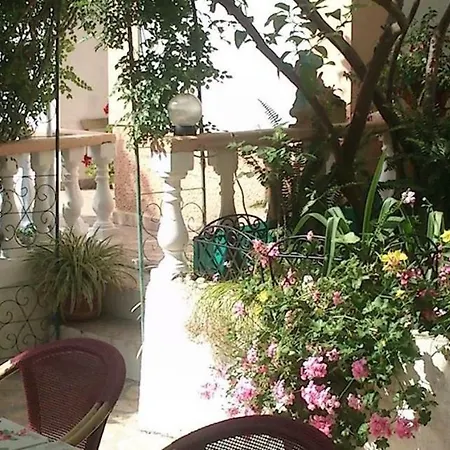 In 36601 Apartment
